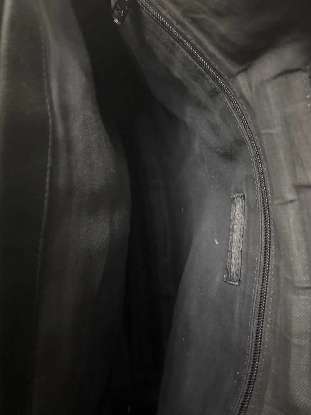 Wilson’s Leather Black Genuine Leather Garment Bag Suit Travel Carrier Vintage